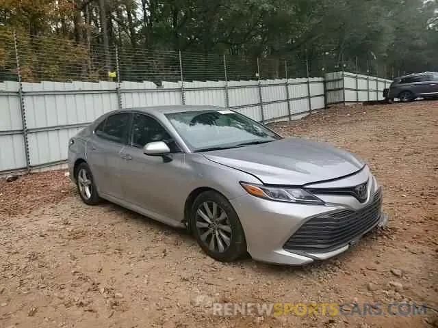 10 Photograph of a damaged car 4T1C11AKXLU967725 TOYOTA CAMRY 2020