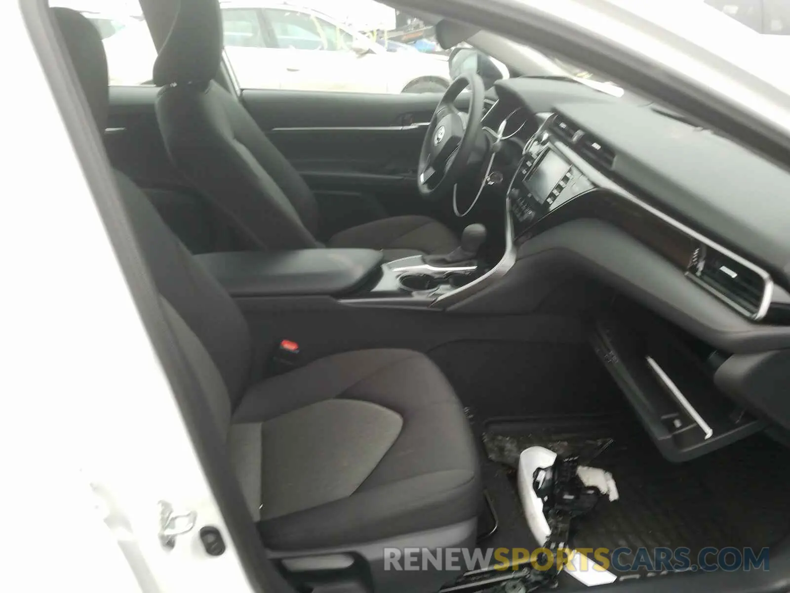 5 Photograph of a damaged car 4T1C11AKXLU974786 TOYOTA CAMRY 2020