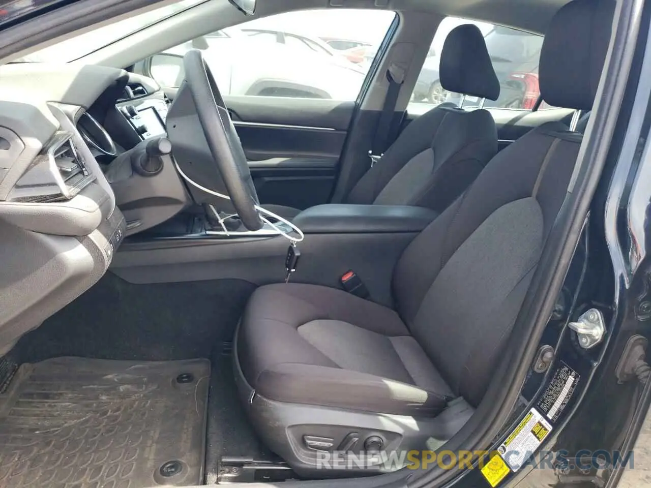 7 Фотография поврежденного автомобиля 4T1C11AKXLU976599 TOYOTA CAMRY 2020
