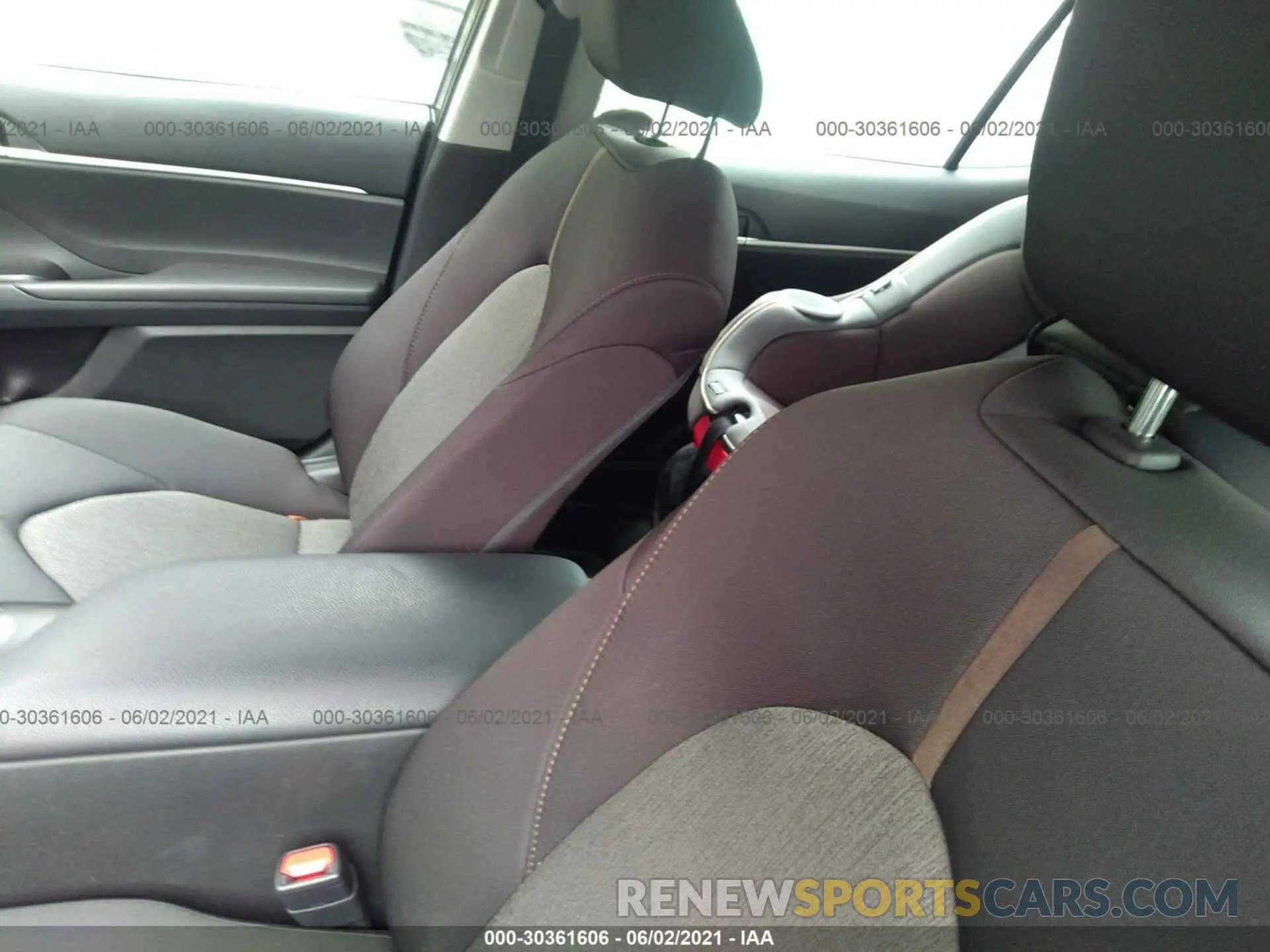 8 Photograph of a damaged car 4T1C11BK3LU004339 TOYOTA CAMRY 2020