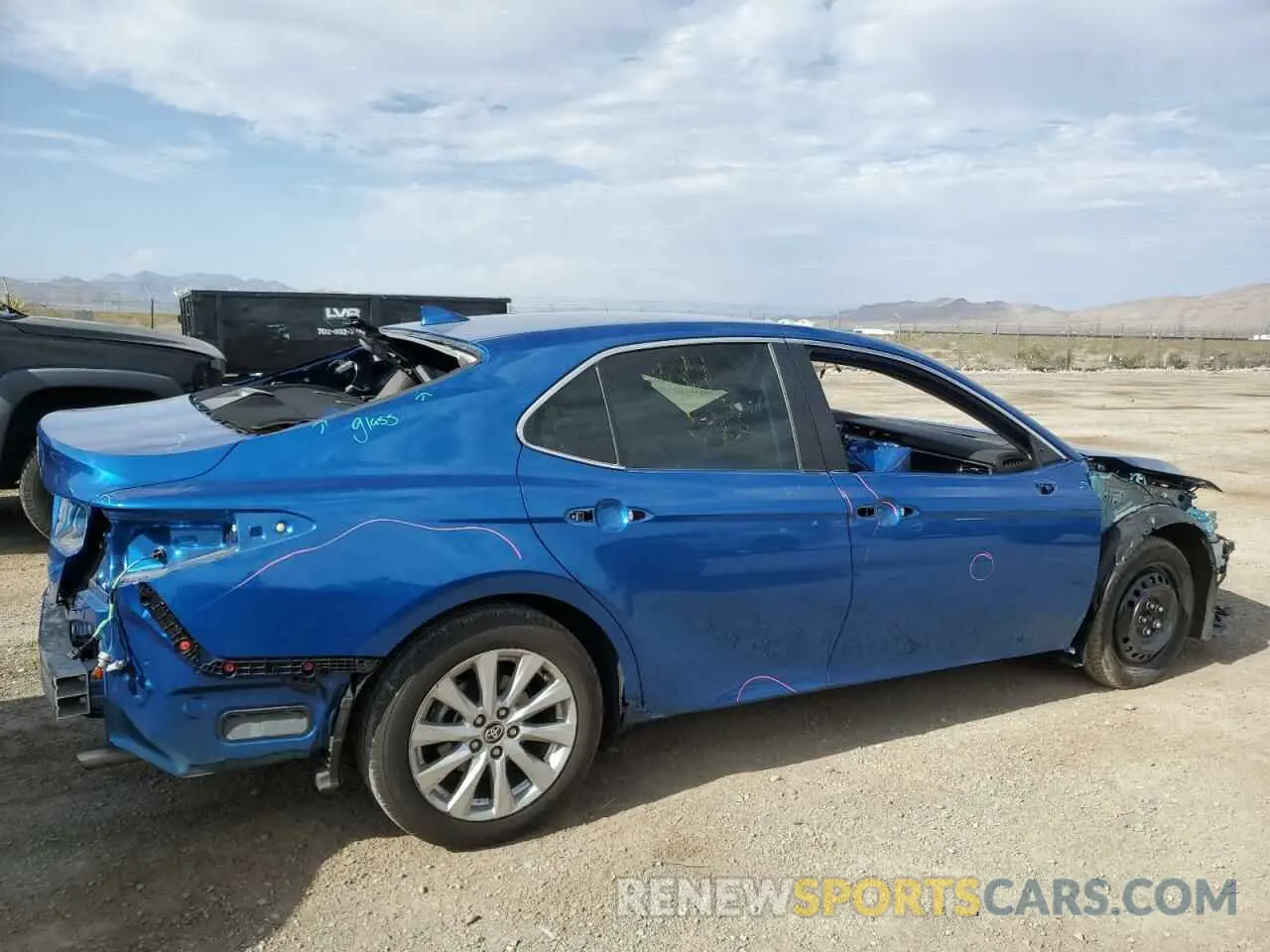 3 Фотография поврежденного автомобиля 4T1C11BK4LU005659 TOYOTA CAMRY 2020