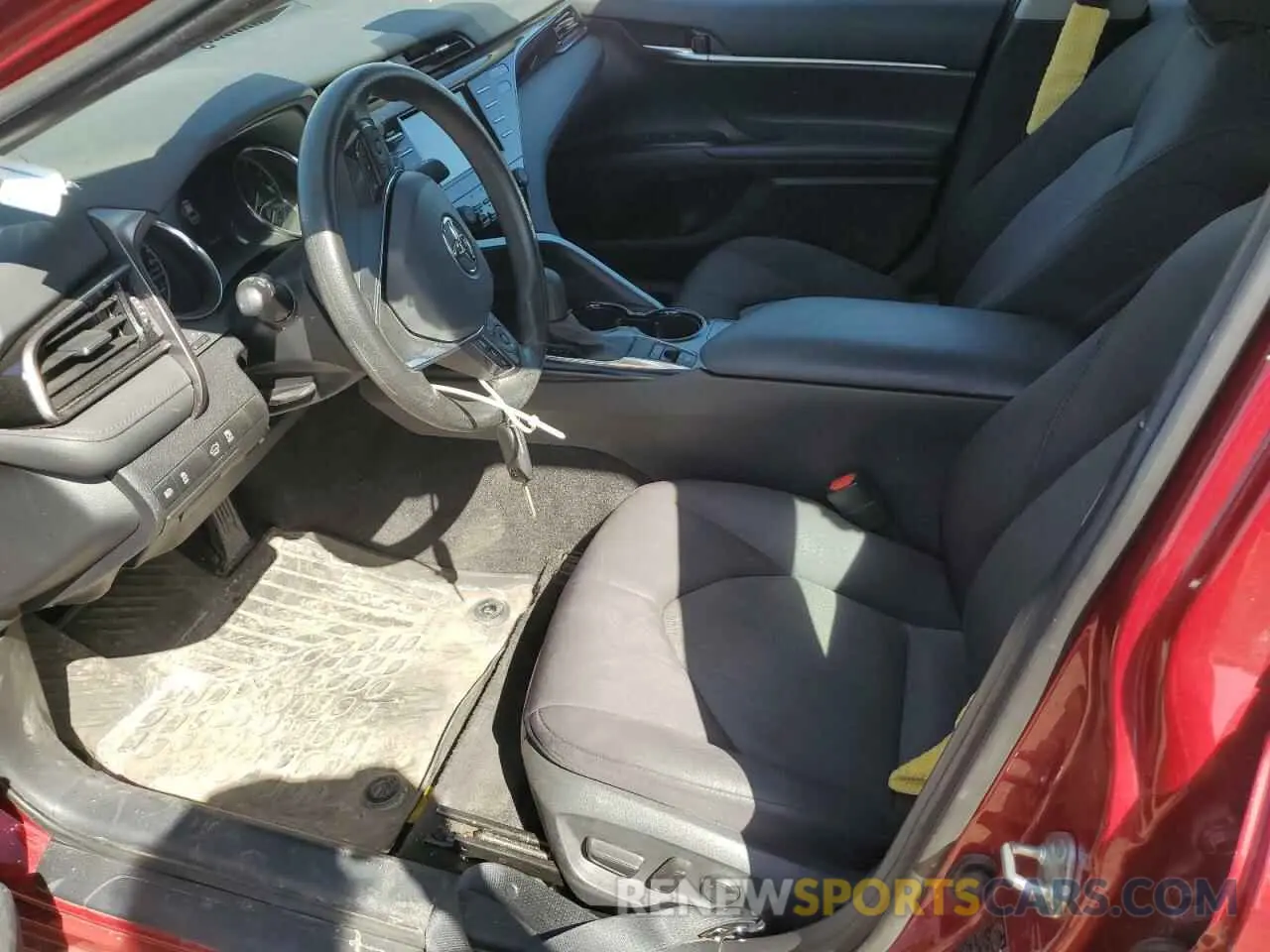 7 Photograph of a damaged car 4T1C11BK4LU017567 TOYOTA CAMRY 2020