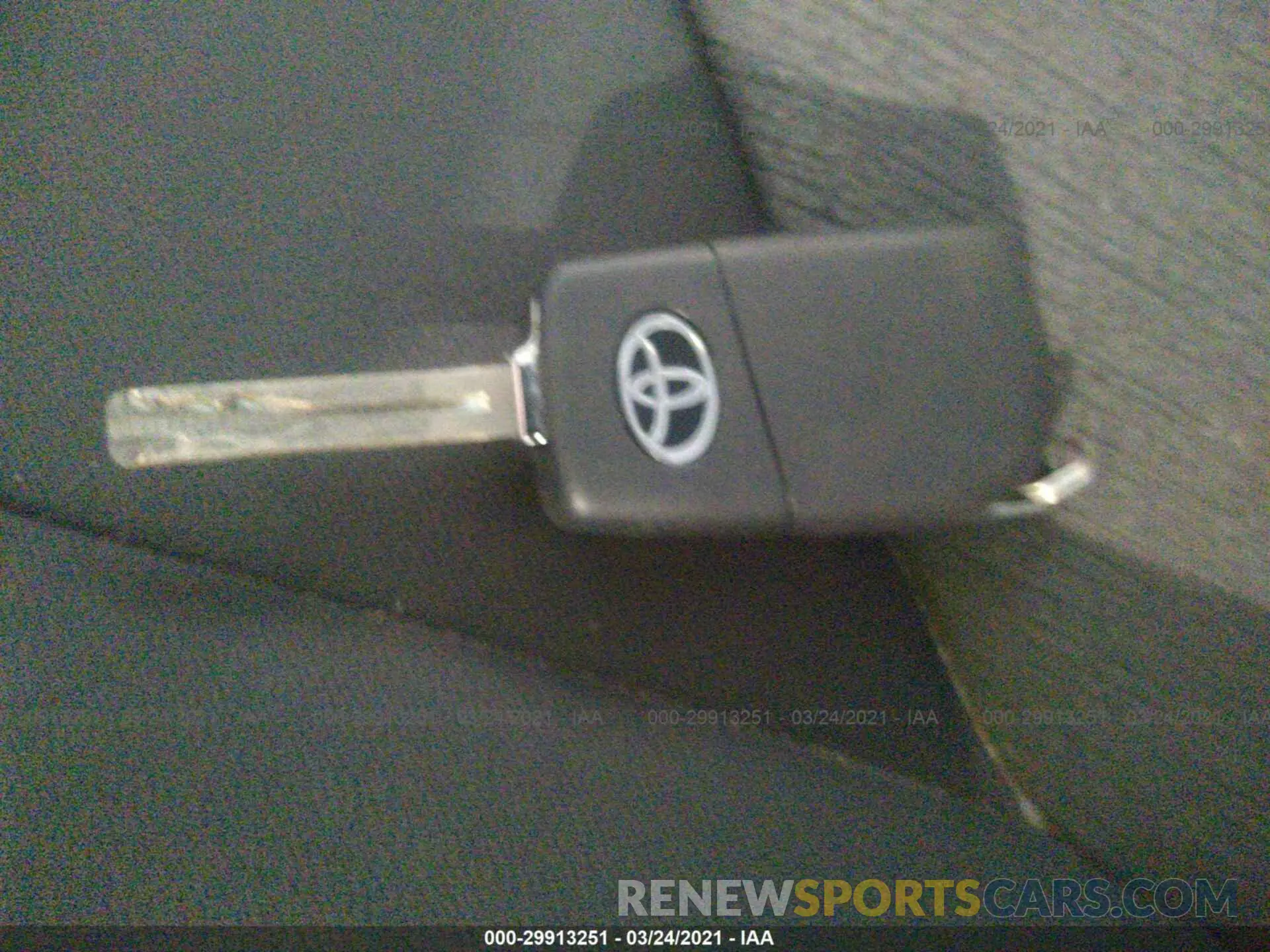 11 Photograph of a damaged car 4T1C11BK5LU017304 TOYOTA CAMRY 2020