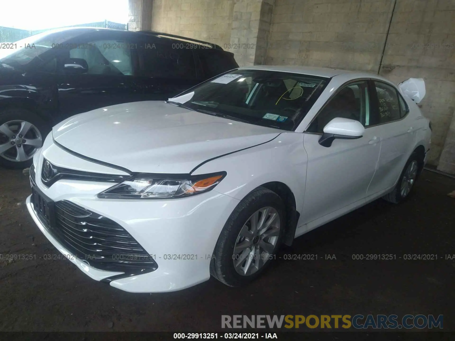2 Photograph of a damaged car 4T1C11BK5LU017304 TOYOTA CAMRY 2020