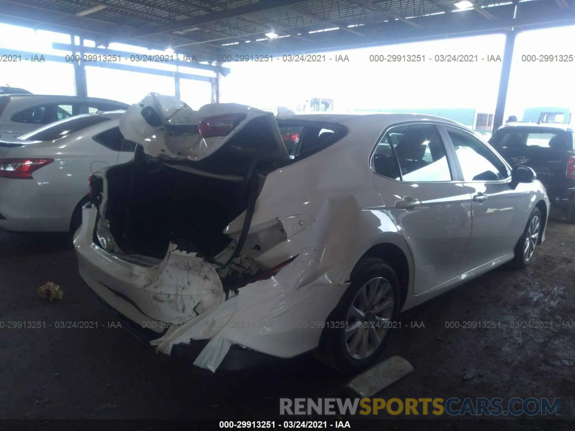 4 Photograph of a damaged car 4T1C11BK5LU017304 TOYOTA CAMRY 2020
