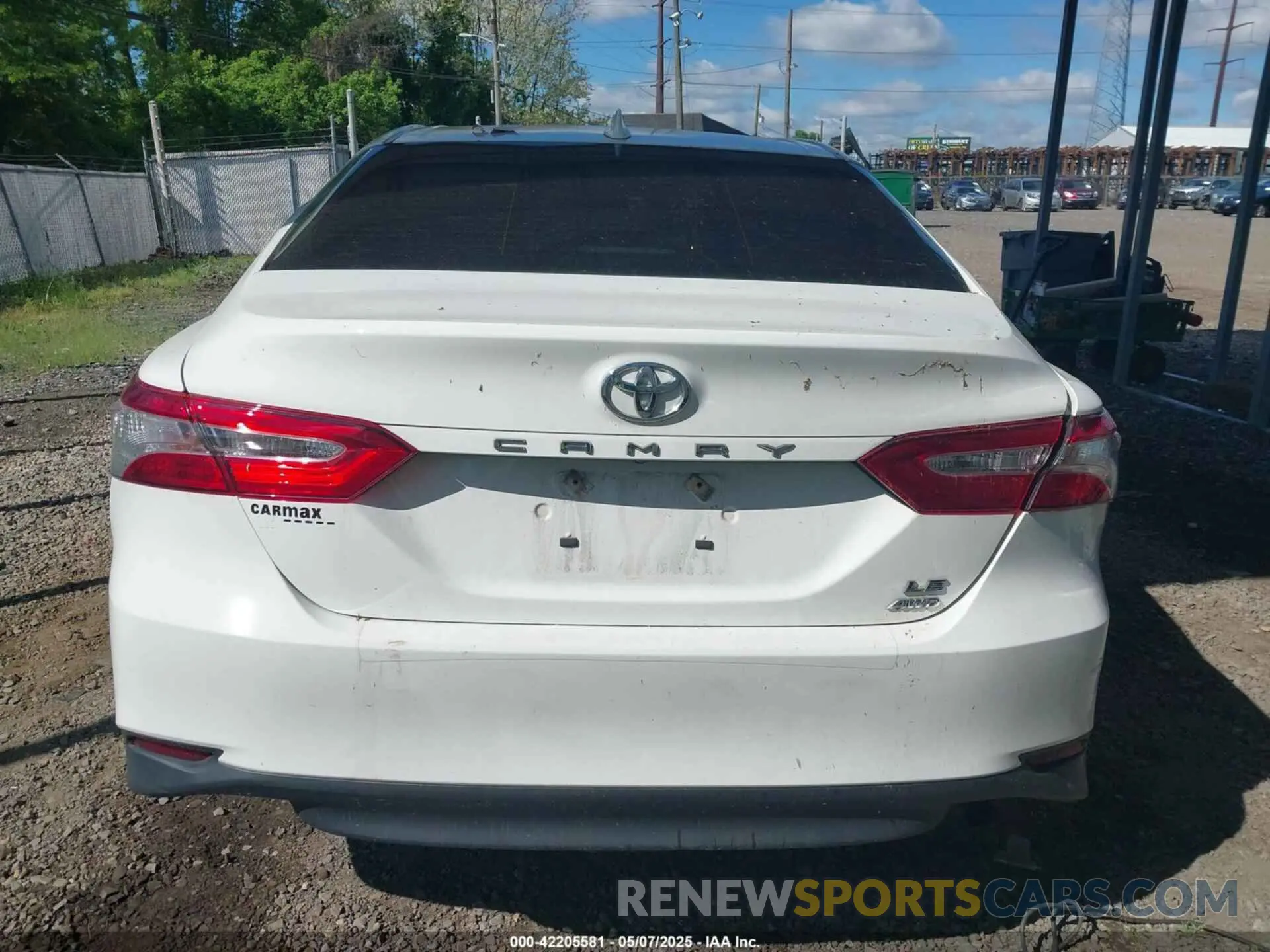 16 Photograph of a damaged car 4T1C11BK9LU007164 TOYOTA CAMRY 2020