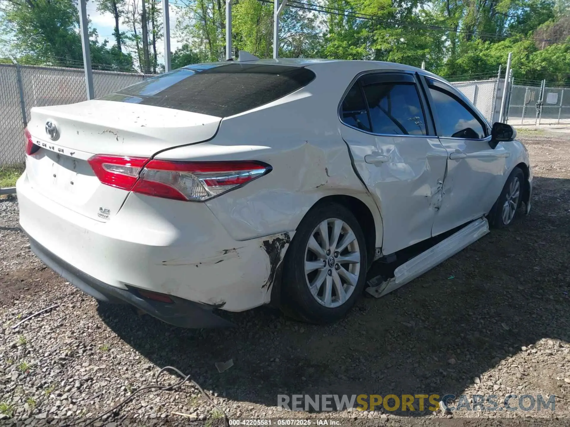 4 Photograph of a damaged car 4T1C11BK9LU007164 TOYOTA CAMRY 2020