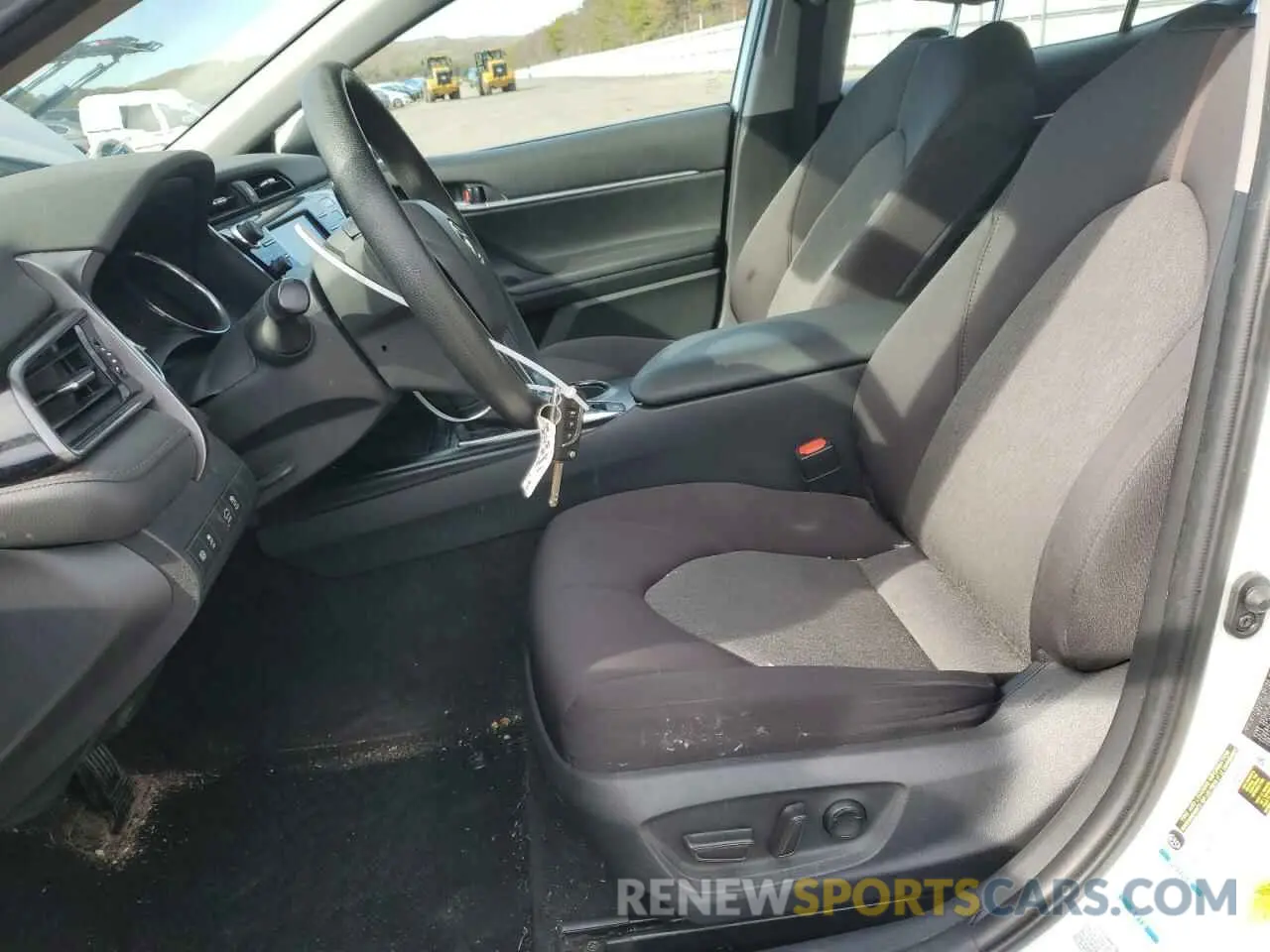 7 Photograph of a damaged car 4T1C11BK9LU016270 TOYOTA CAMRY 2020