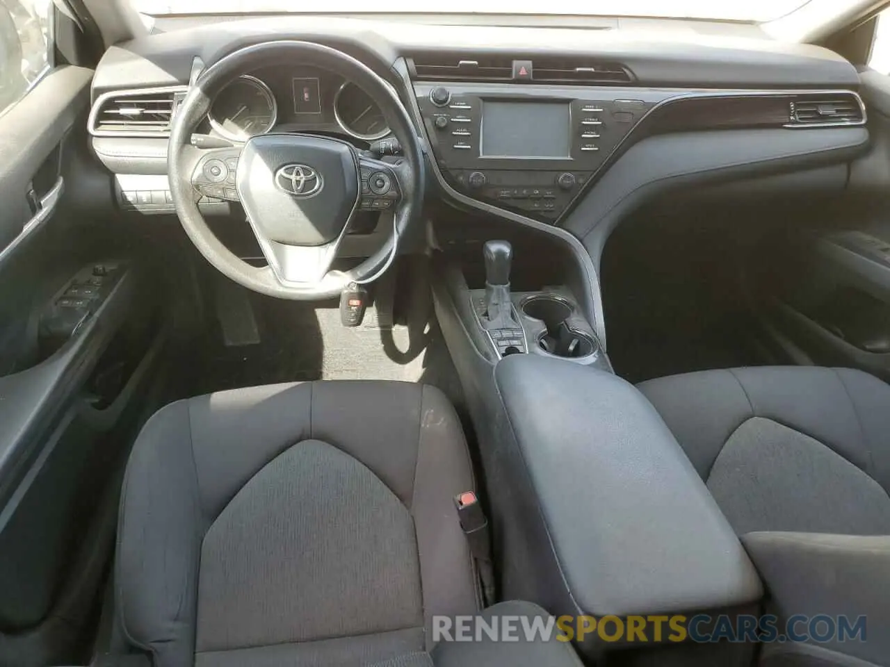 8 Фотография поврежденного автомобиля 4T1C31AK0LU013625 TOYOTA CAMRY 2020