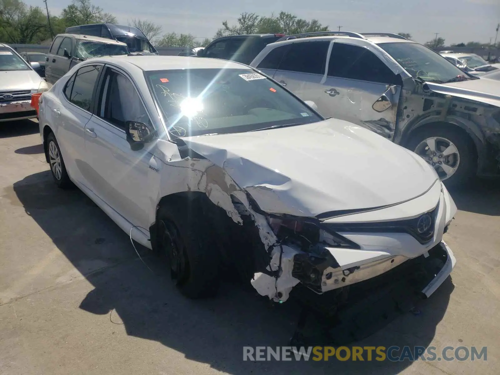 1 Photograph of a damaged car 4T1C31AK0LU019117 TOYOTA CAMRY 2020