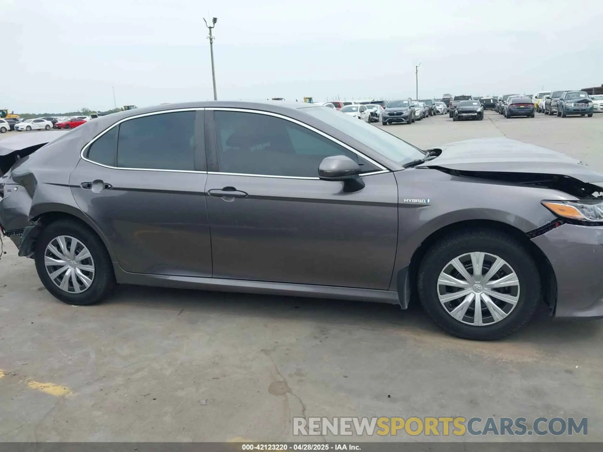 14 Фотография поврежденного автомобиля 4T1C31AK0LU523389 TOYOTA CAMRY 2020