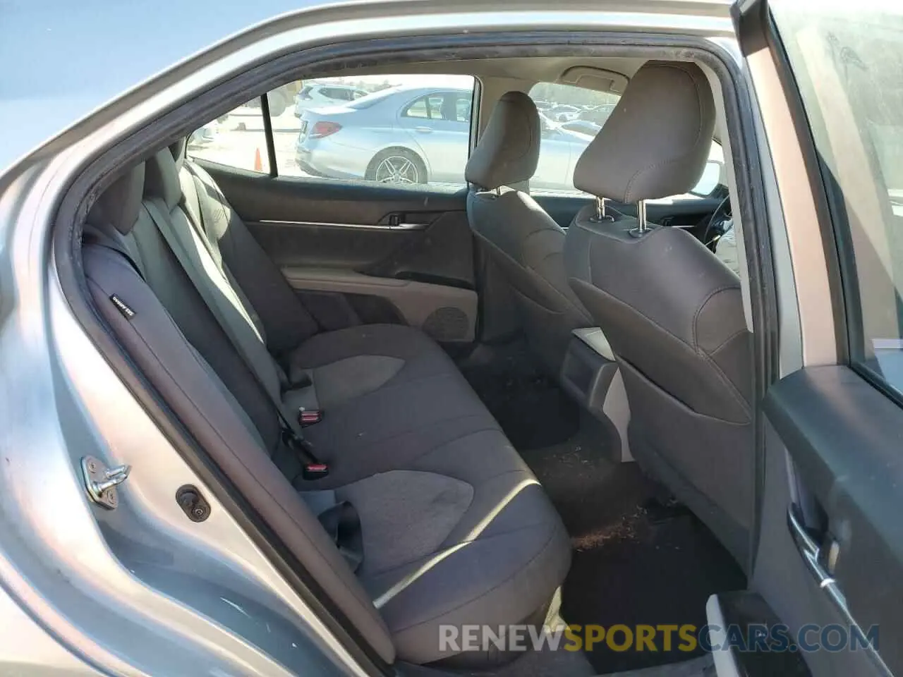 10 Photograph of a damaged car 4T1C31AK1LU012578 TOYOTA CAMRY 2020