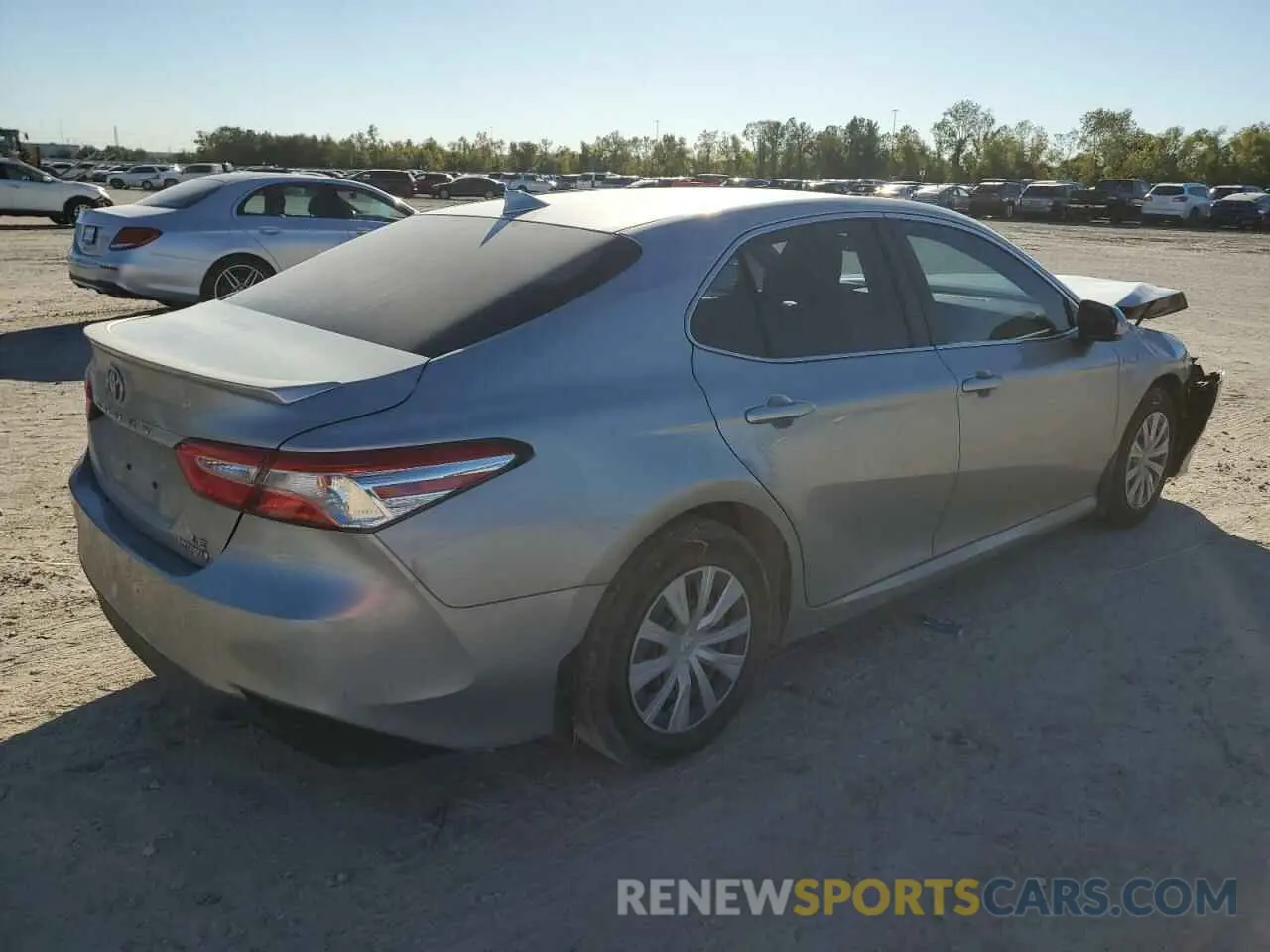 3 Photograph of a damaged car 4T1C31AK1LU012578 TOYOTA CAMRY 2020