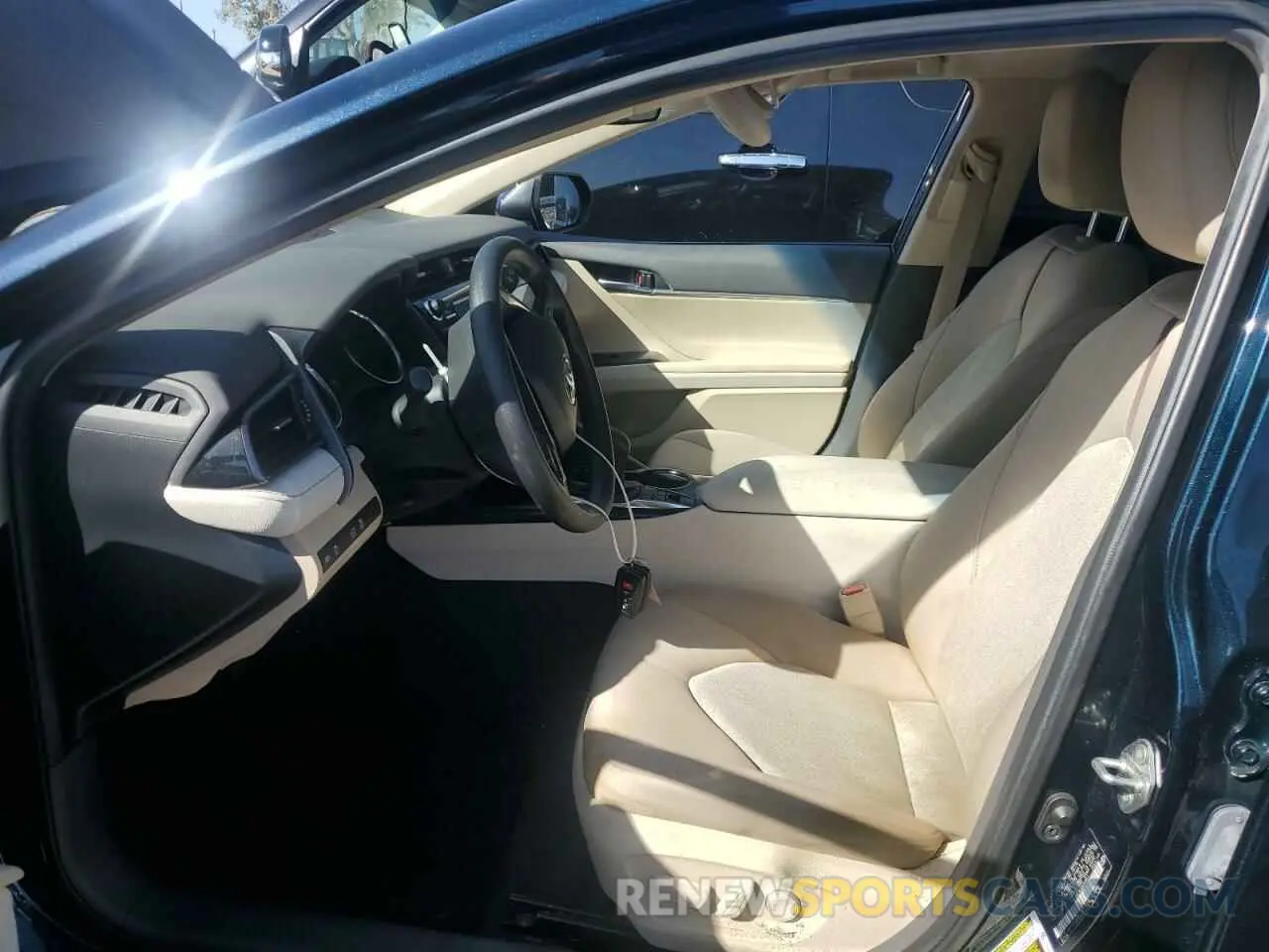 7 Photograph of a damaged car 4T1C31AK1LU534854 TOYOTA CAMRY 2020