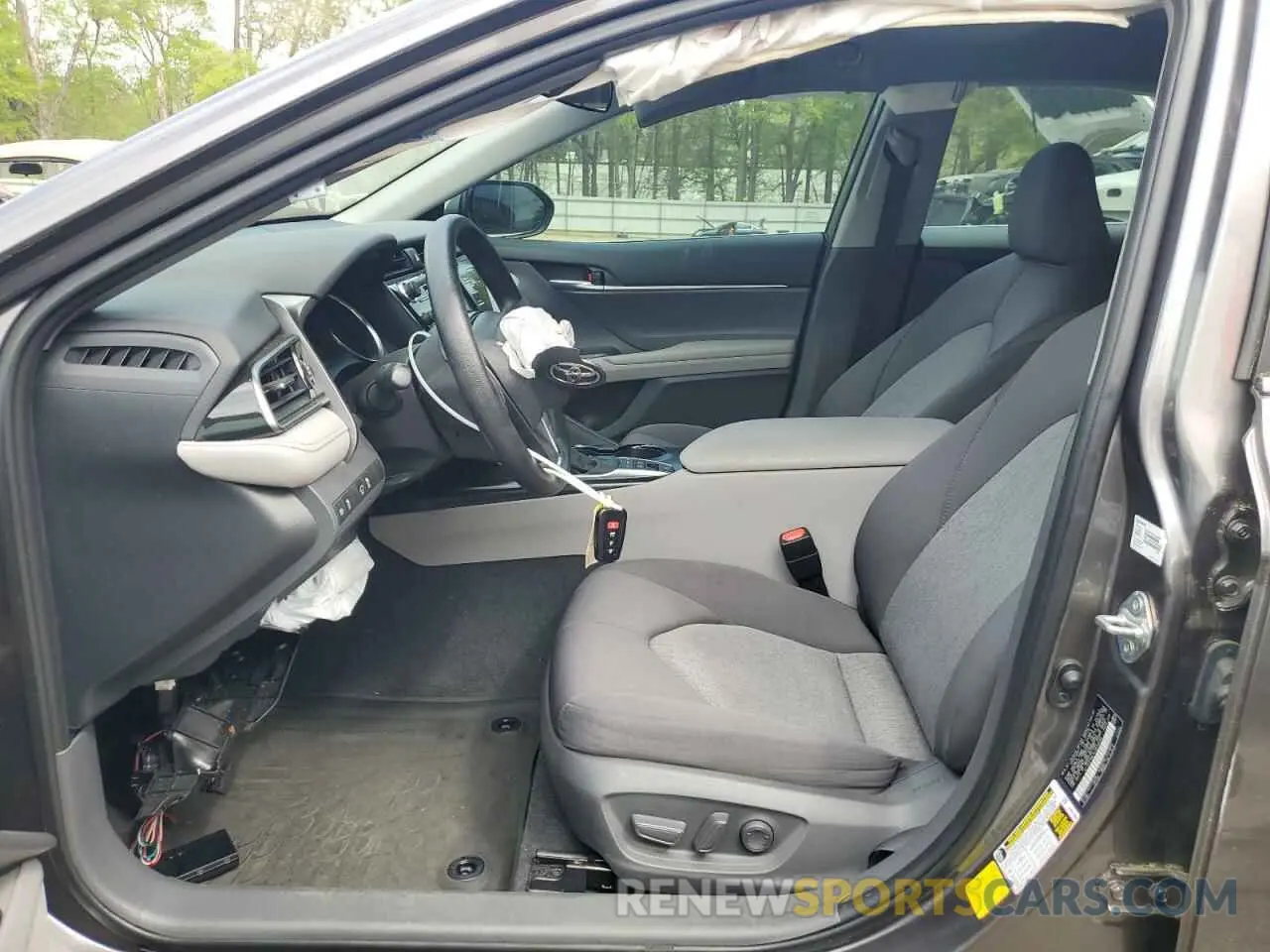 7 Фотография поврежденного автомобиля 4T1C31AK1LU539598 TOYOTA CAMRY 2020