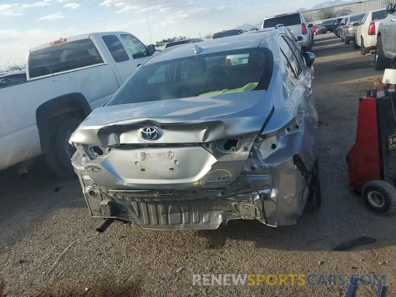 6 Photograph of a damaged car 4T1C31AK1LU540248 TOYOTA CAMRY 2020