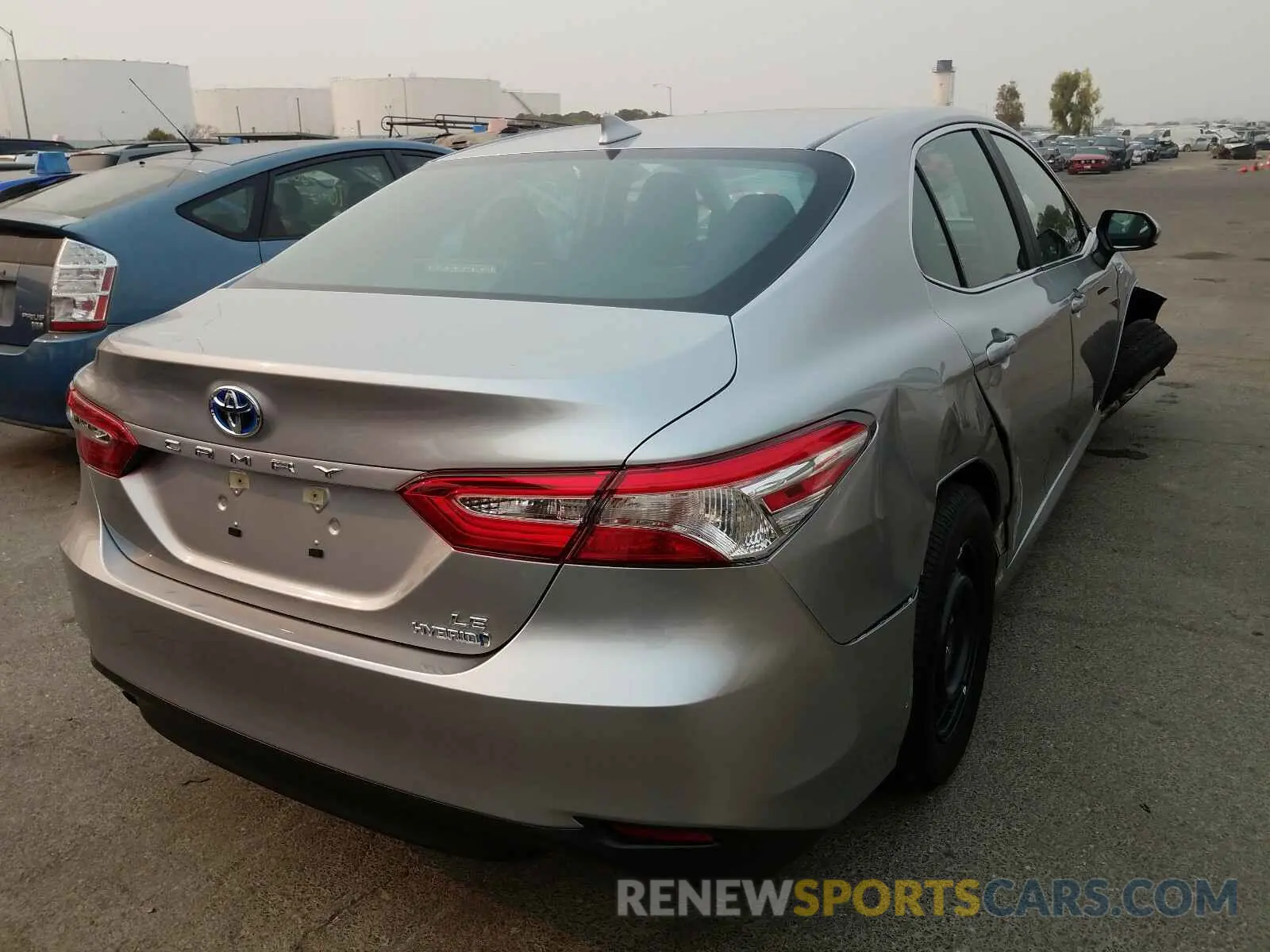 4 Photograph of a damaged car 4T1C31AK1LU541187 TOYOTA CAMRY 2020