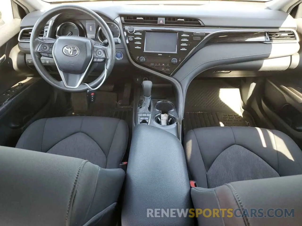 8 Фотография поврежденного автомобиля 4T1C31AK2LU521837 TOYOTA CAMRY 2020
