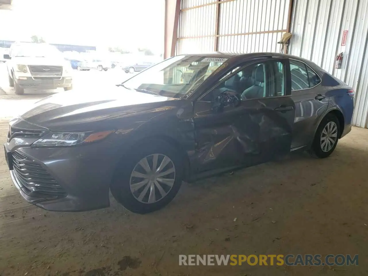1 Photograph of a damaged car 4T1C31AK2LU531347 TOYOTA CAMRY 2020