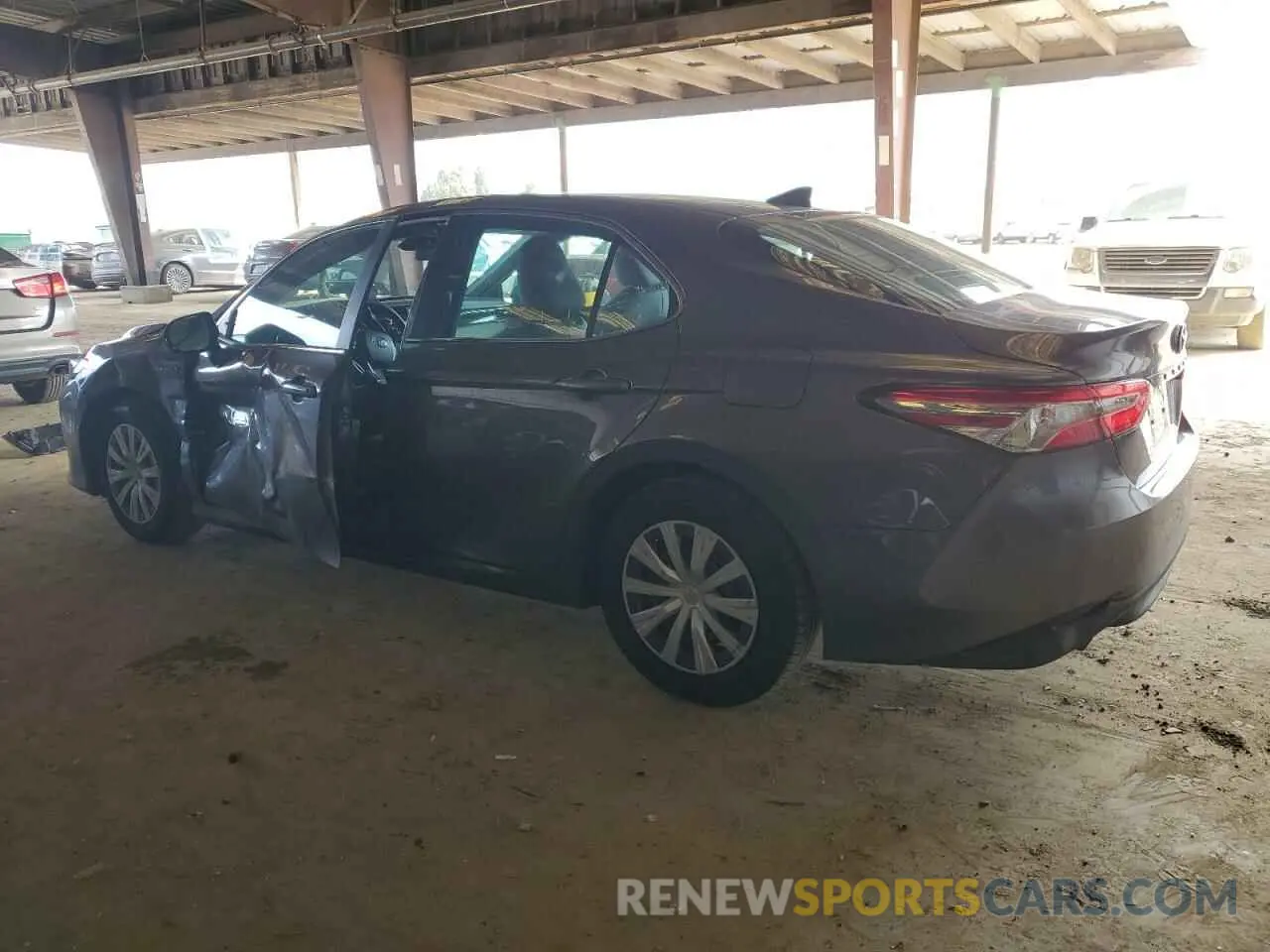 2 Photograph of a damaged car 4T1C31AK2LU531347 TOYOTA CAMRY 2020