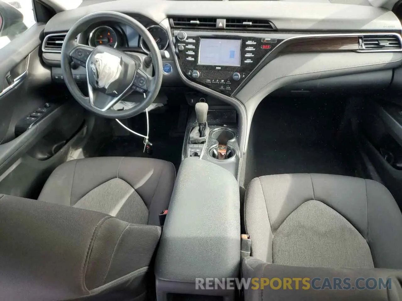 8 Фотография поврежденного автомобиля 4T1C31AK3LU529400 TOYOTA CAMRY 2020