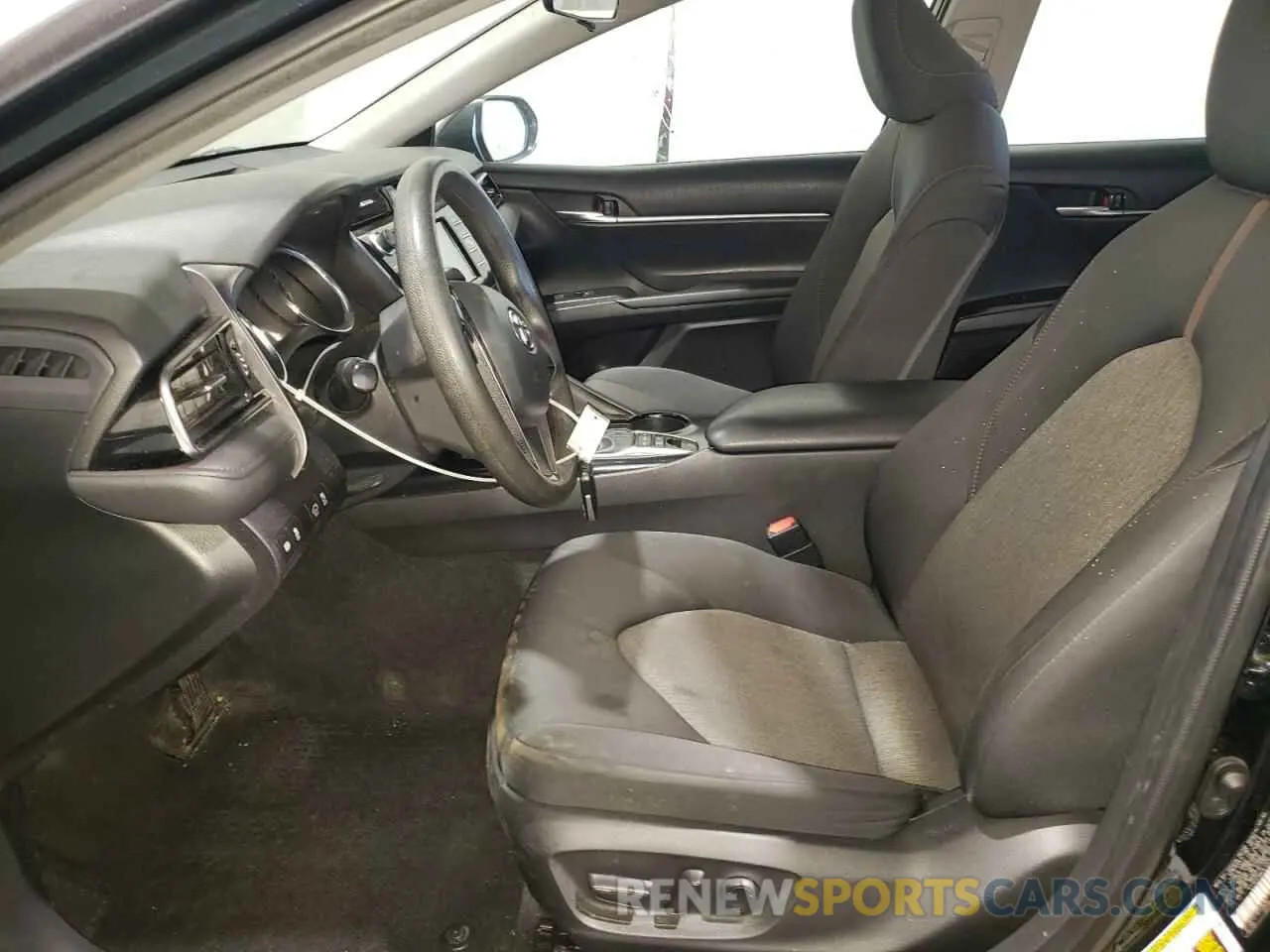 7 Фотография поврежденного автомобиля 4T1C31AK3LU535133 TOYOTA CAMRY 2020