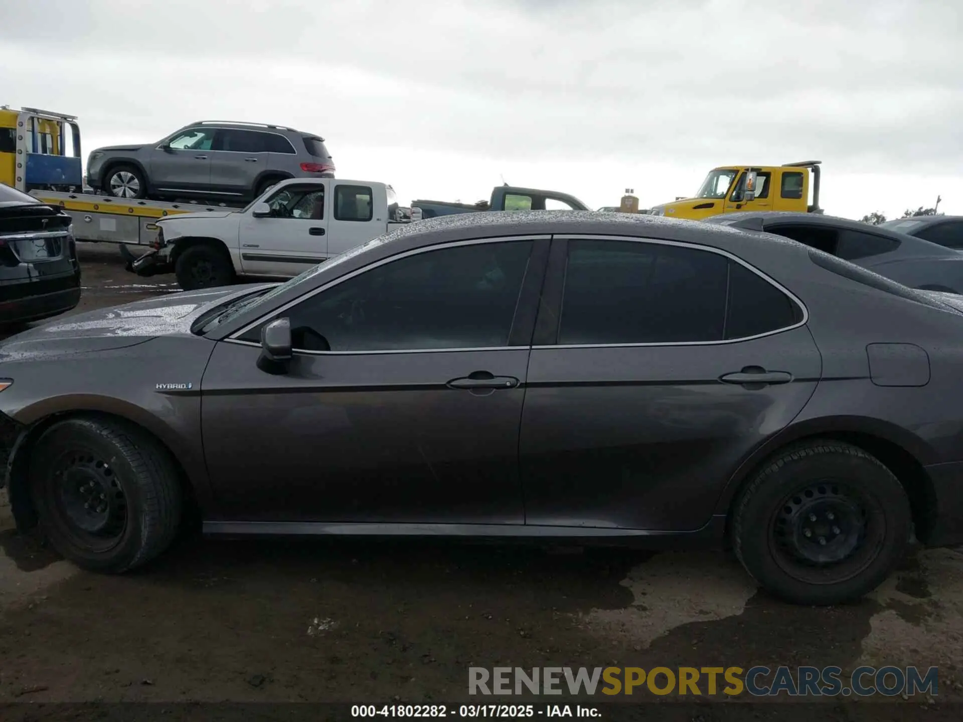 15 Photograph of a damaged car 4T1C31AK4LU013840 TOYOTA CAMRY 2020