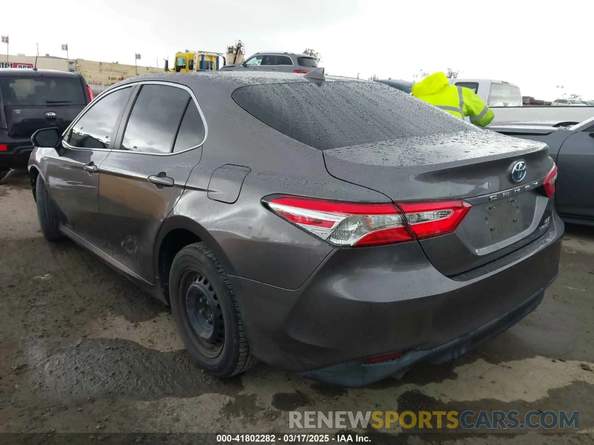 3 Photograph of a damaged car 4T1C31AK4LU013840 TOYOTA CAMRY 2020