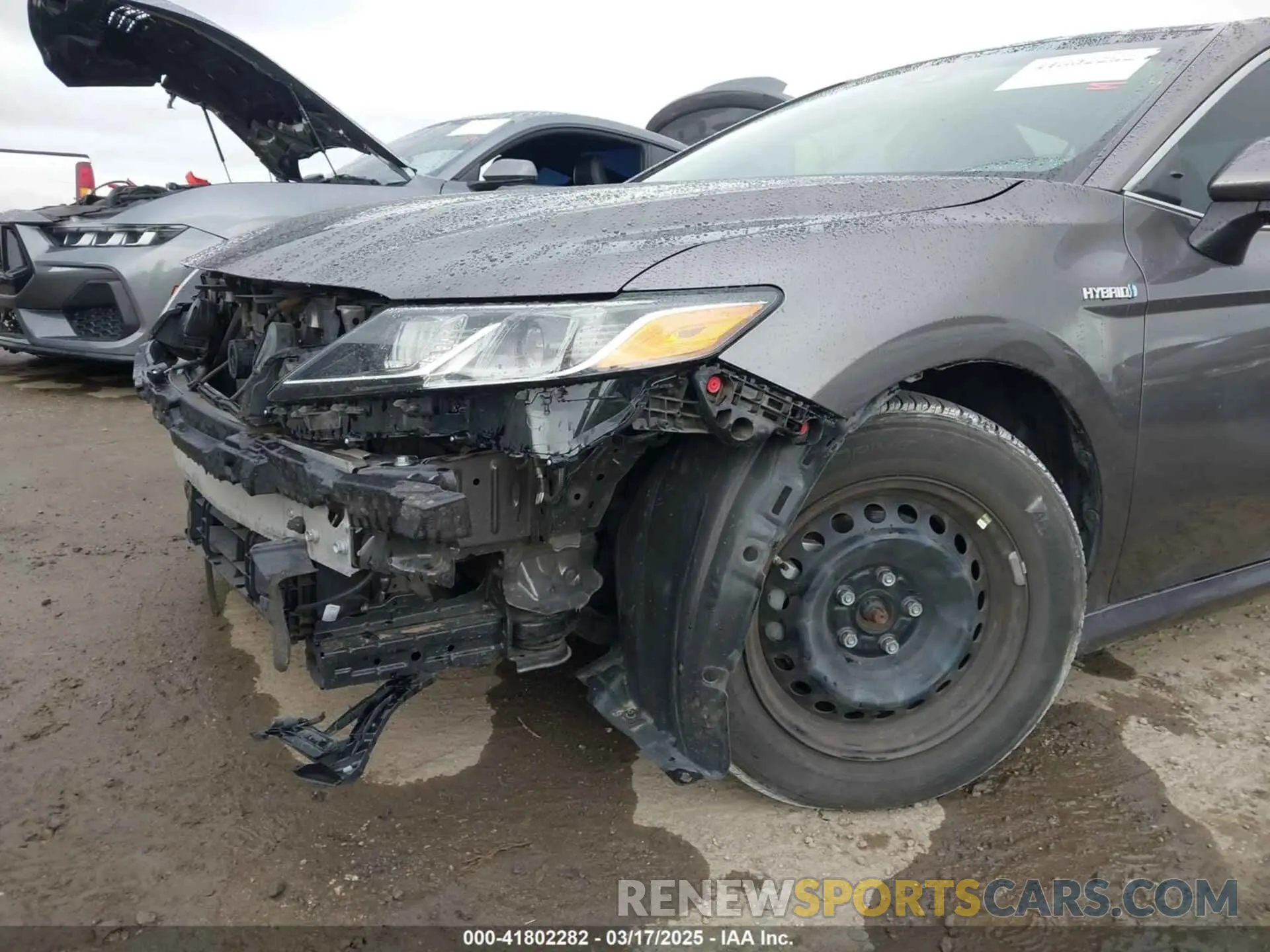 6 Photograph of a damaged car 4T1C31AK4LU013840 TOYOTA CAMRY 2020