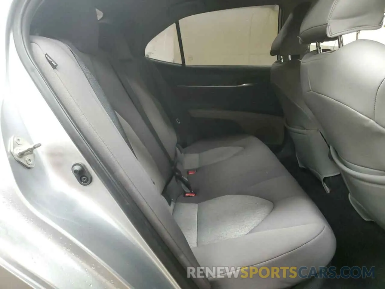 10 Photograph of a damaged car 4T1C31AK4LU536002 TOYOTA CAMRY 2020