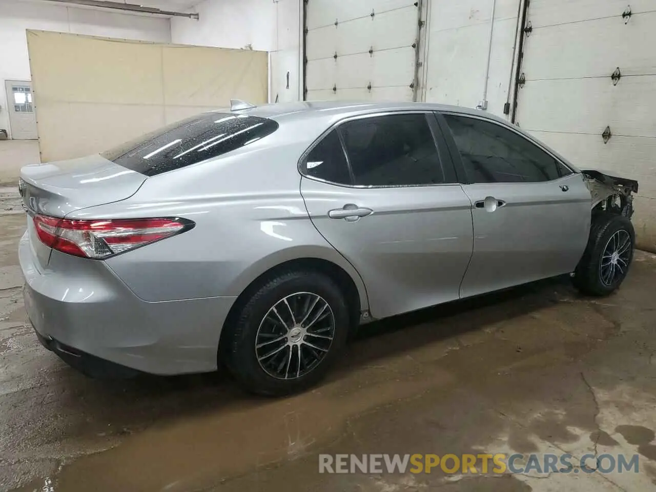 3 Photograph of a damaged car 4T1C31AK4LU536002 TOYOTA CAMRY 2020