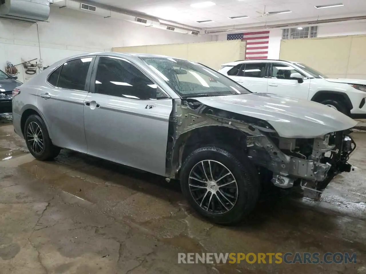 4 Photograph of a damaged car 4T1C31AK4LU536002 TOYOTA CAMRY 2020