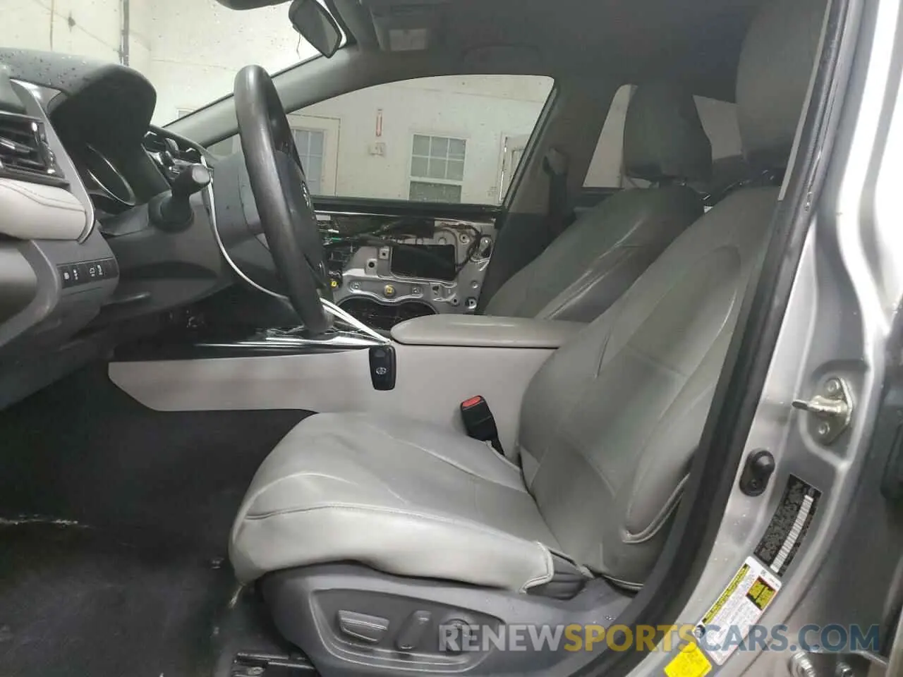 7 Photograph of a damaged car 4T1C31AK4LU536002 TOYOTA CAMRY 2020