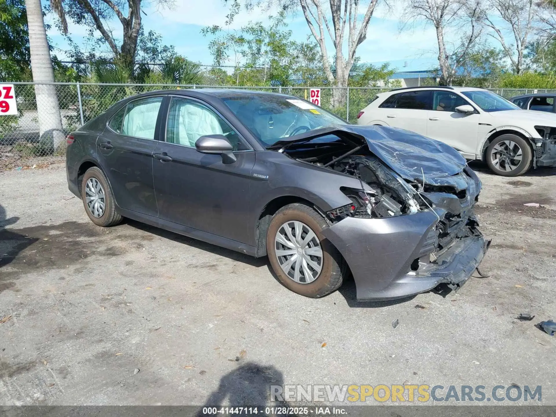 1 Photograph of a damaged car 4T1C31AK4LU540759 TOYOTA CAMRY 2020