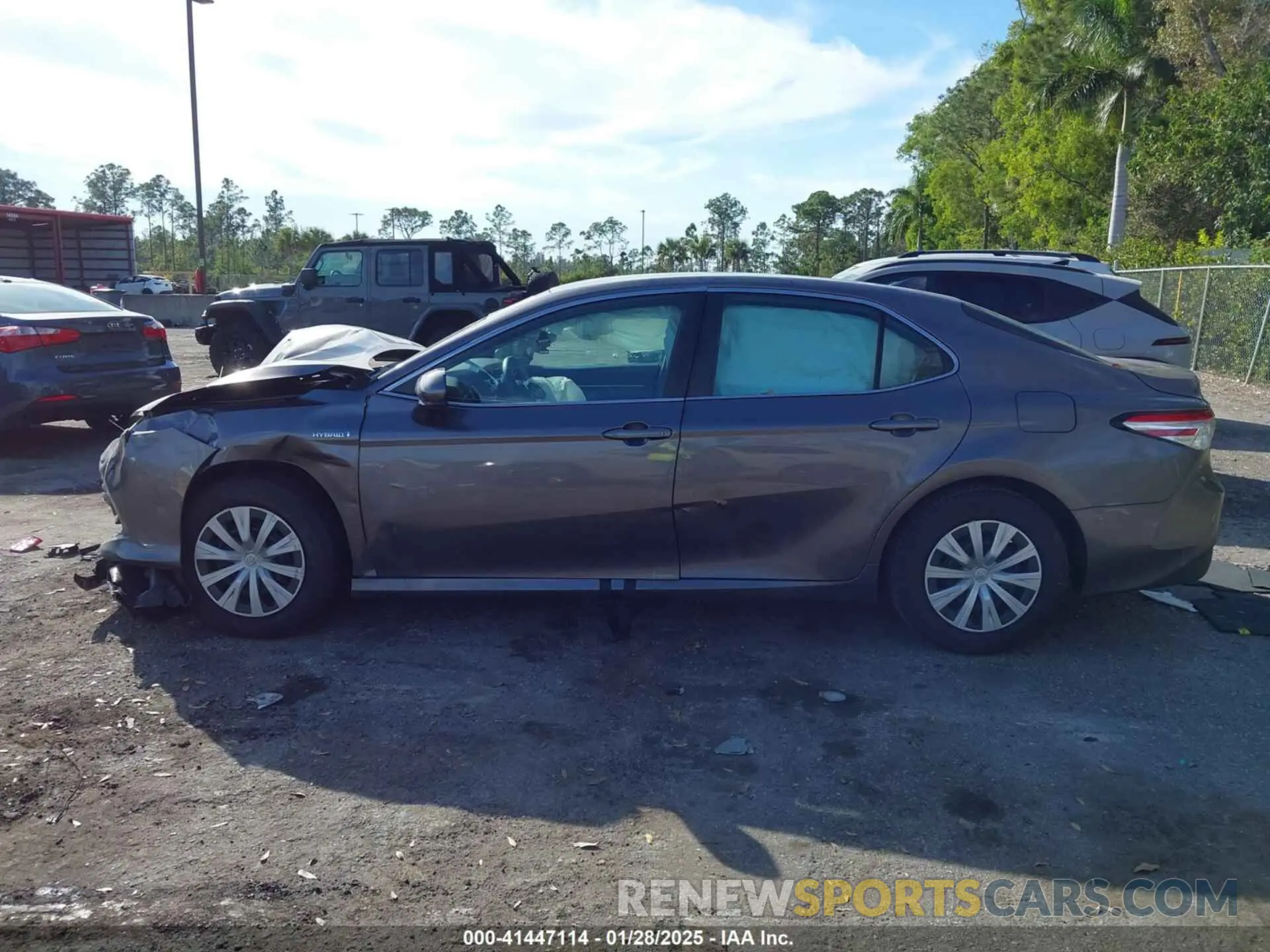 13 Photograph of a damaged car 4T1C31AK4LU540759 TOYOTA CAMRY 2020