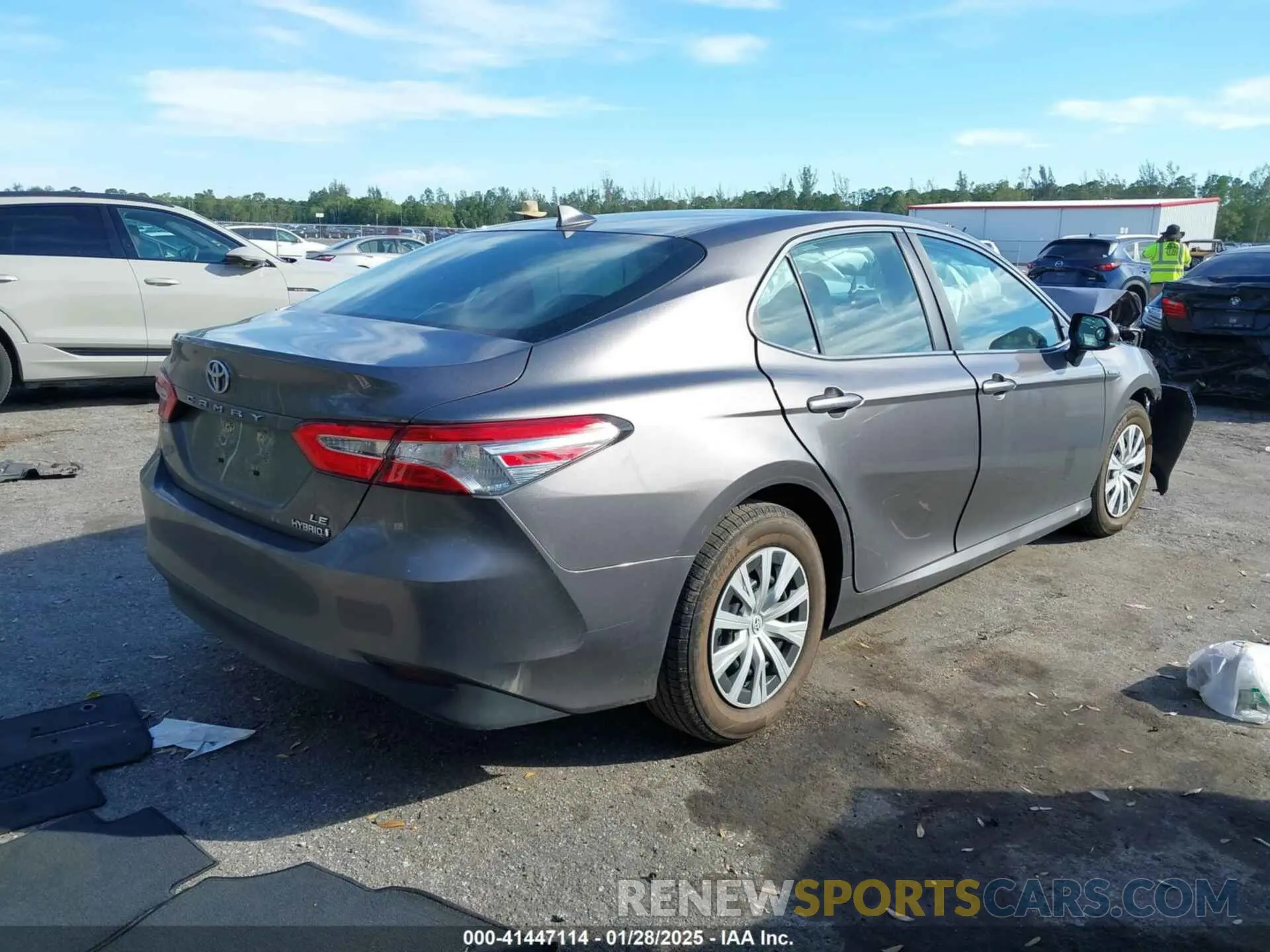 4 Photograph of a damaged car 4T1C31AK4LU540759 TOYOTA CAMRY 2020