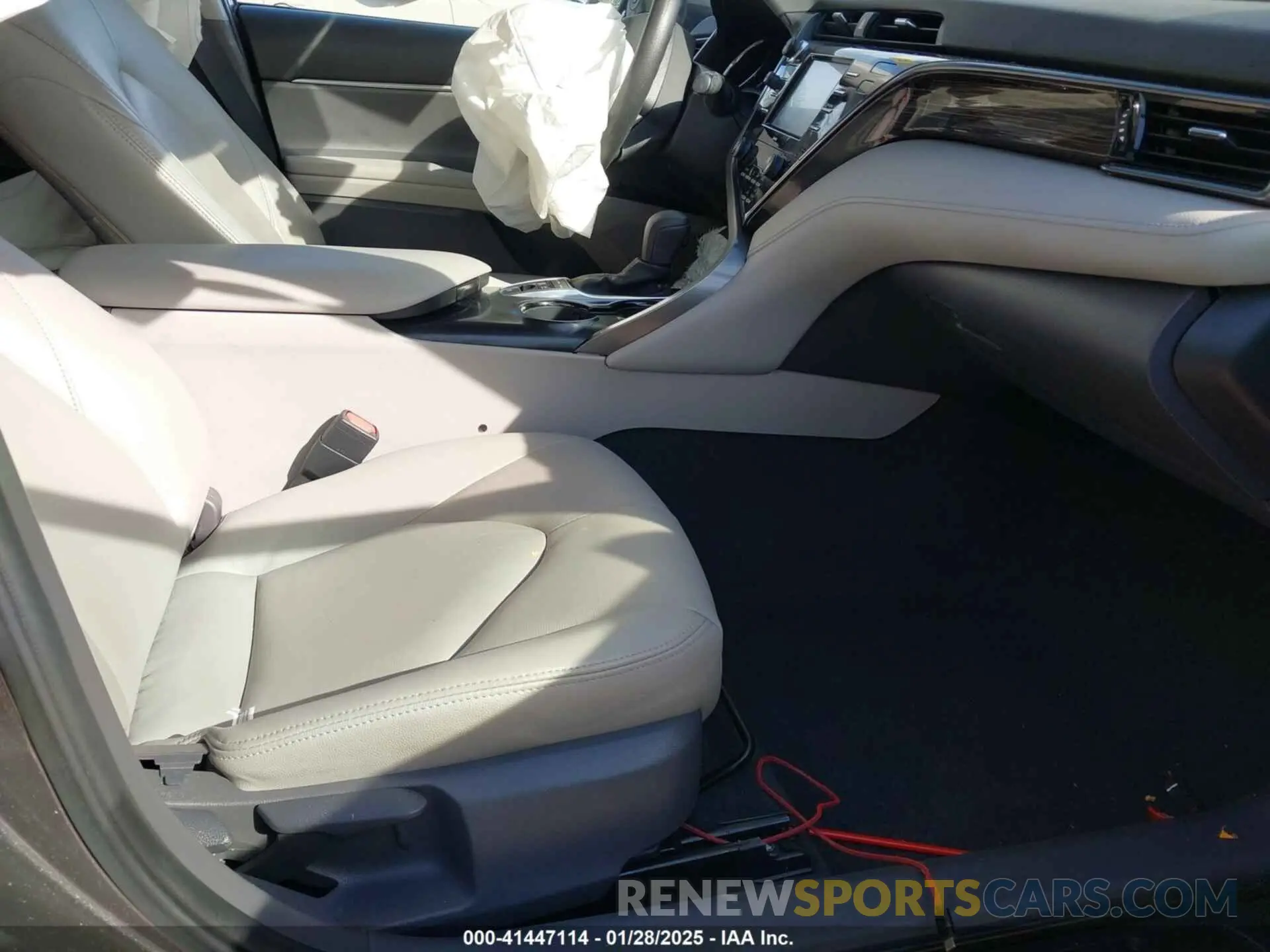 5 Photograph of a damaged car 4T1C31AK4LU540759 TOYOTA CAMRY 2020