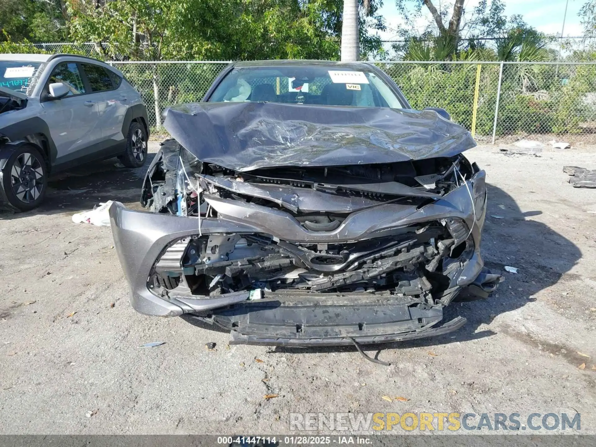 6 Photograph of a damaged car 4T1C31AK4LU540759 TOYOTA CAMRY 2020