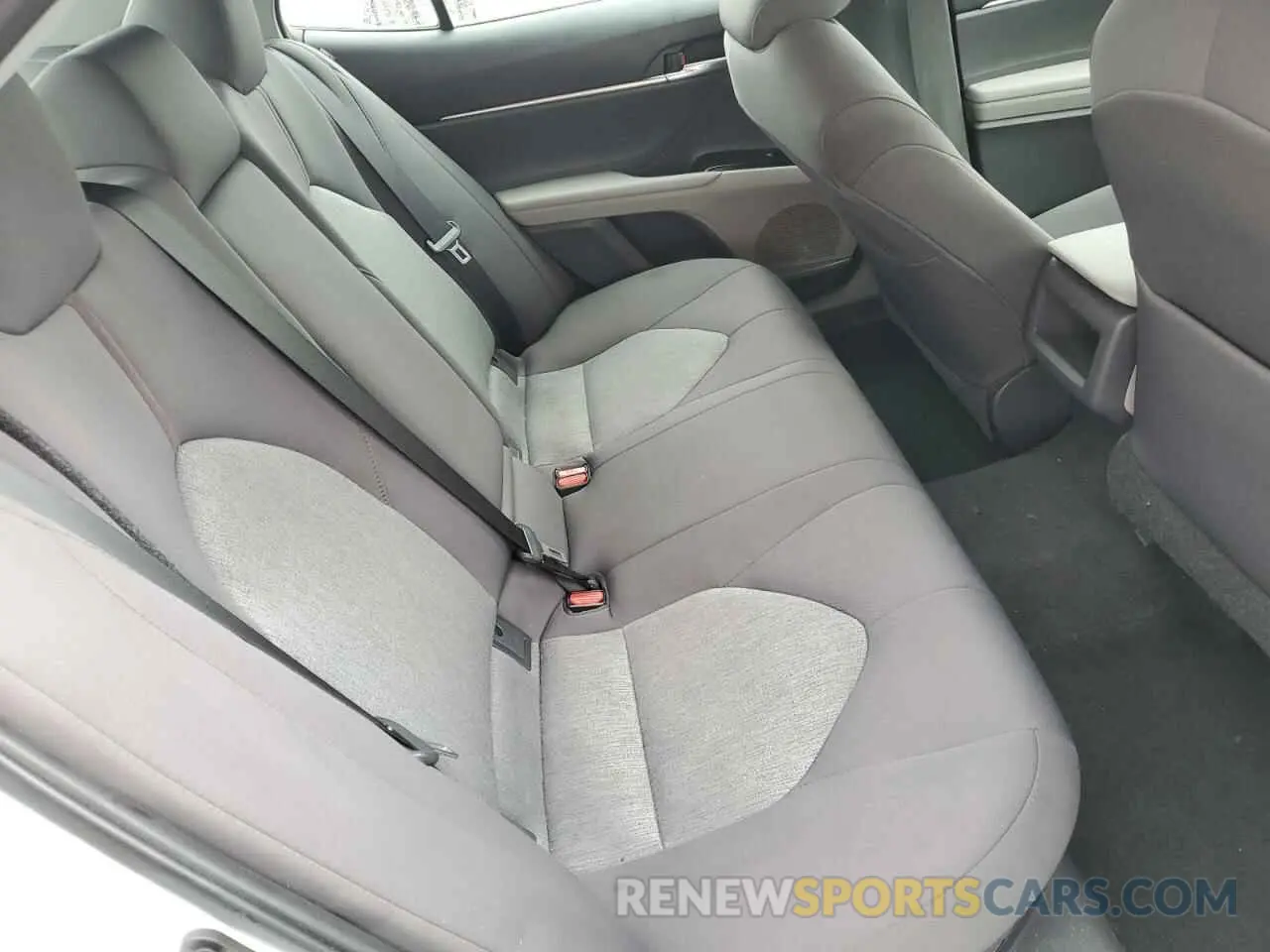 6 Photograph of a damaged car 4T1C31AK5LU521668 TOYOTA CAMRY 2020