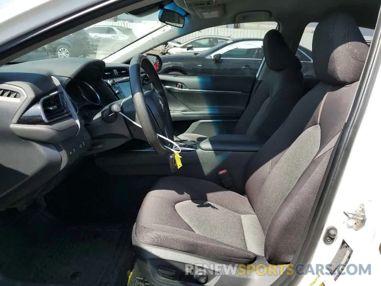 7 Photograph of a damaged car 4T1C31AK5LU528782 TOYOTA CAMRY 2020