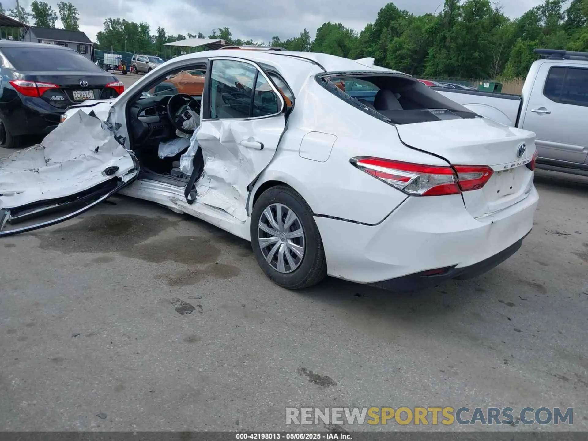 3 Фотография поврежденного автомобиля 4T1C31AK5LU538633 TOYOTA CAMRY 2020