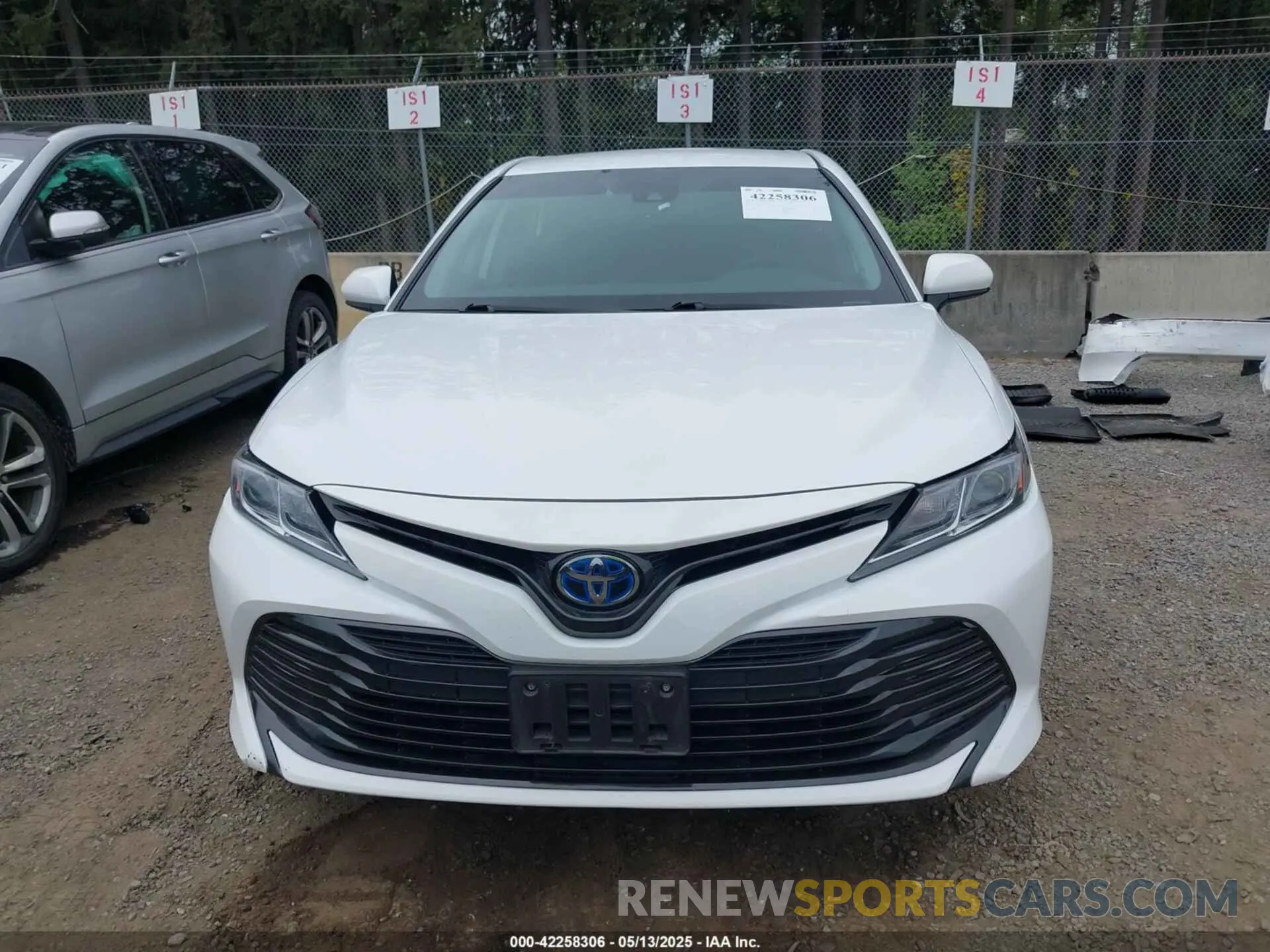 12 Photograph of a damaged car 4T1C31AK7LU018157 TOYOTA CAMRY 2020