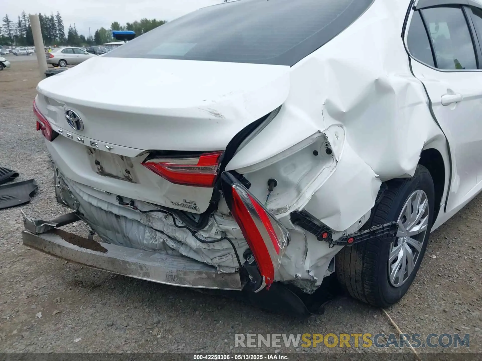 6 Photograph of a damaged car 4T1C31AK7LU018157 TOYOTA CAMRY 2020