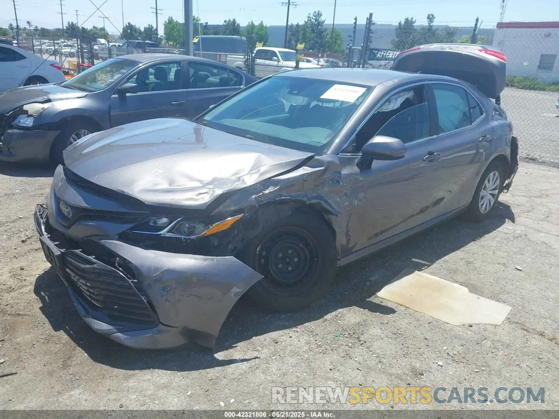 2 Photograph of a damaged car 4T1C31AK8LU528758 TOYOTA CAMRY 2020