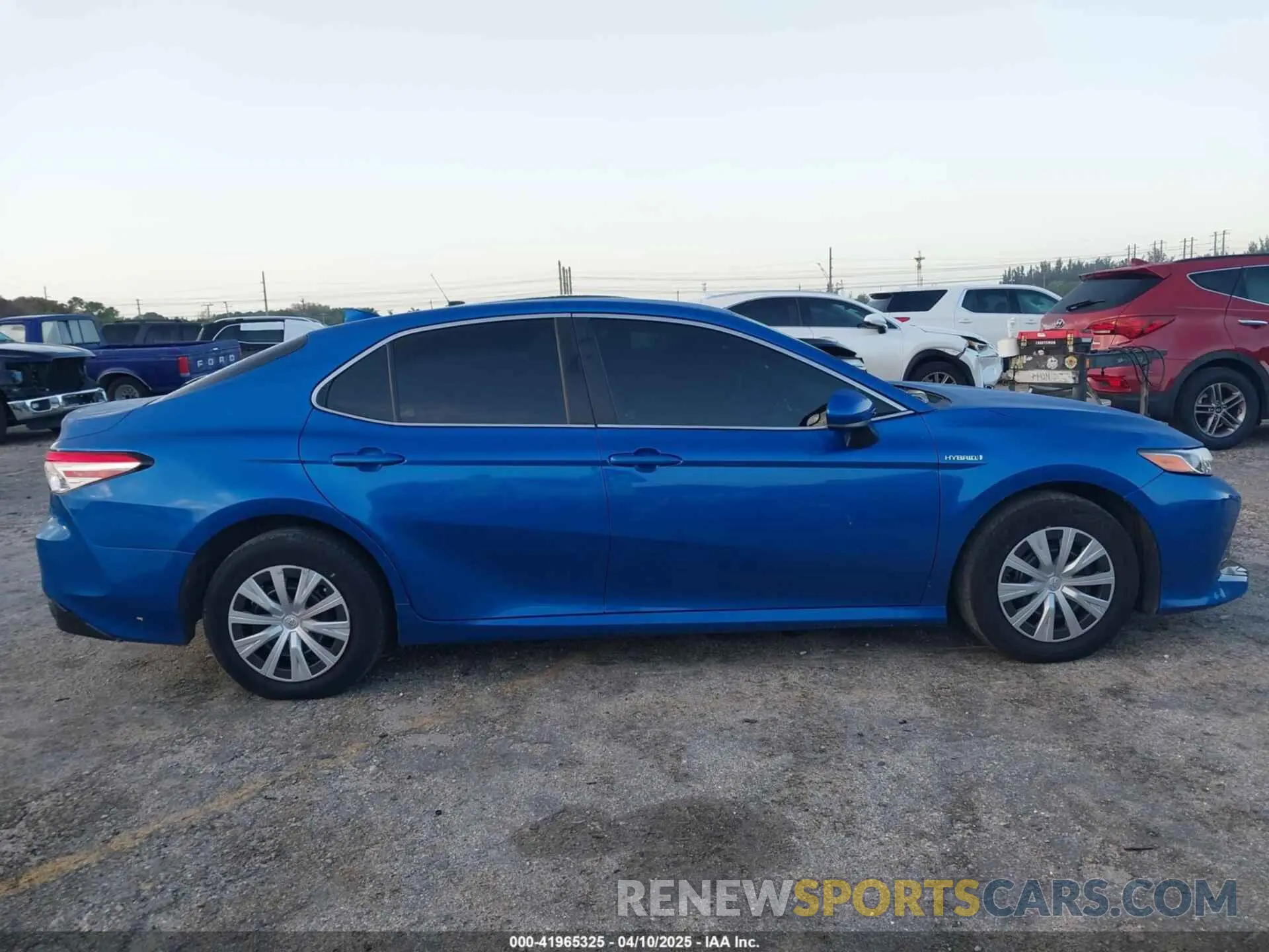 13 Photograph of a damaged car 4T1C31AK9LU016815 TOYOTA CAMRY 2020
