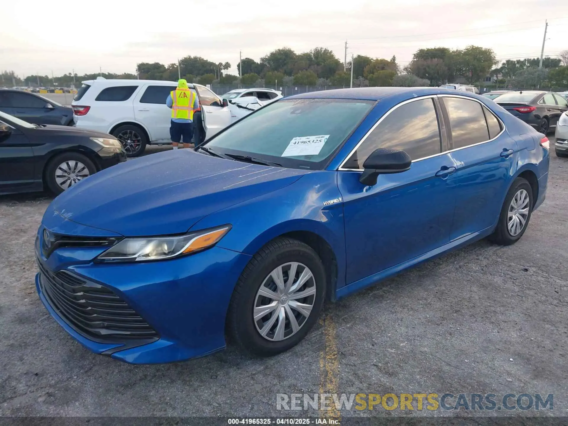 2 Photograph of a damaged car 4T1C31AK9LU016815 TOYOTA CAMRY 2020