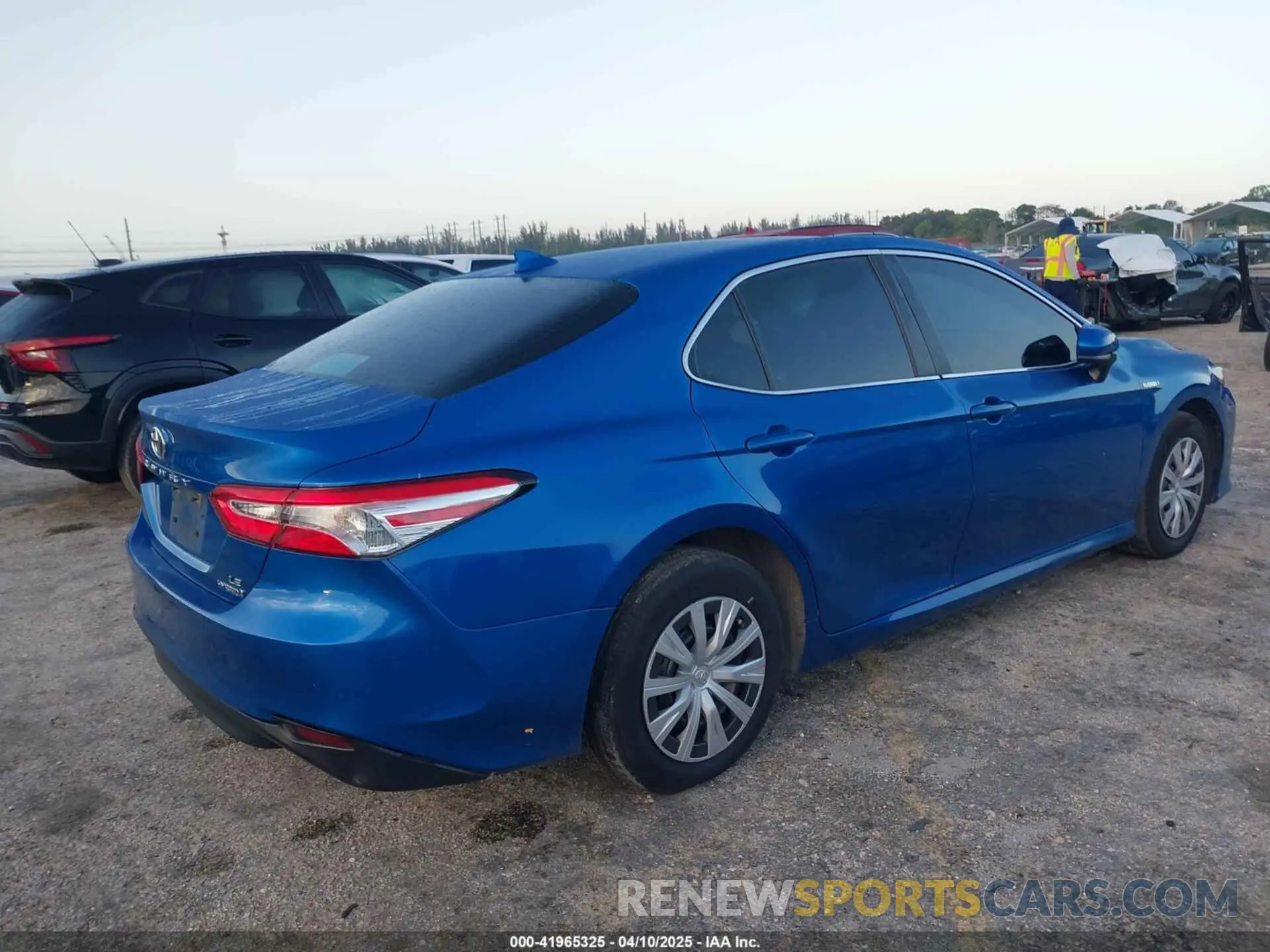 4 Photograph of a damaged car 4T1C31AK9LU016815 TOYOTA CAMRY 2020
