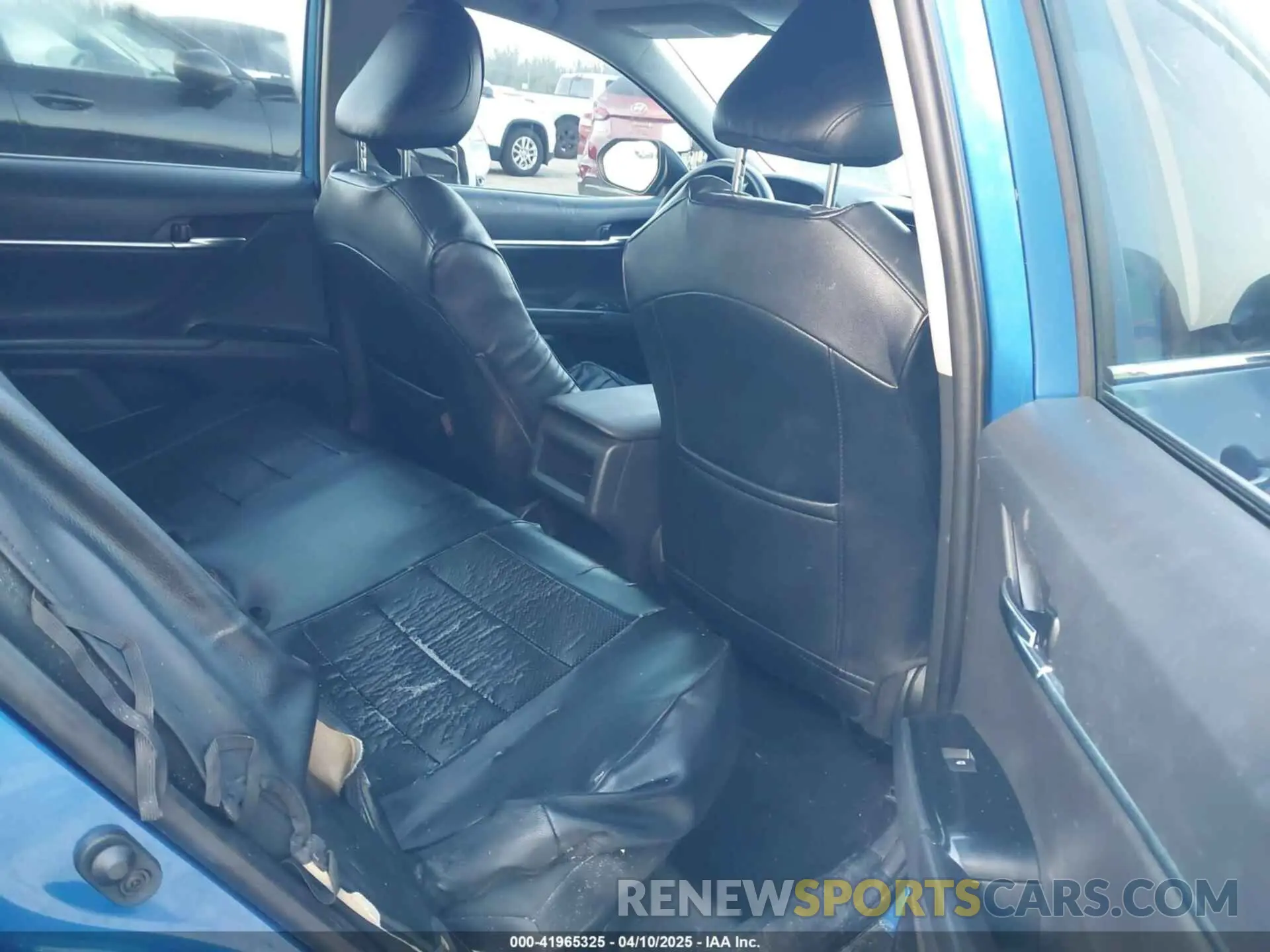 8 Photograph of a damaged car 4T1C31AK9LU016815 TOYOTA CAMRY 2020