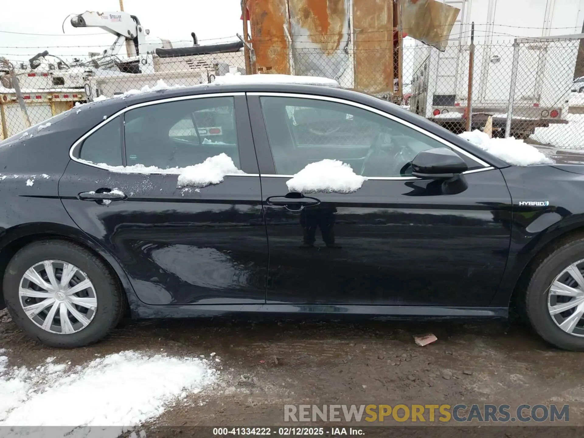 13 Photograph of a damaged car 4T1C31AK9LU537310 TOYOTA CAMRY 2020