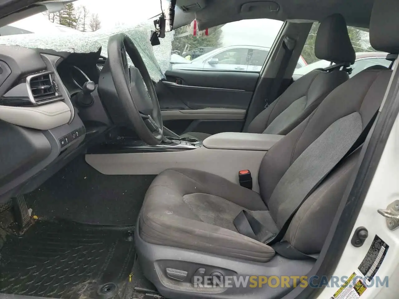 7 Photograph of a damaged car 4T1C31AKXLU535906 TOYOTA CAMRY 2020